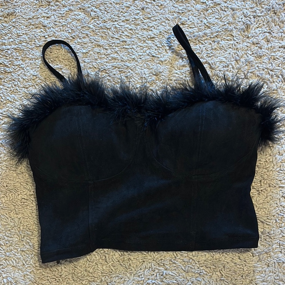 Elegant Black Feather Trim Top-Klassy Network